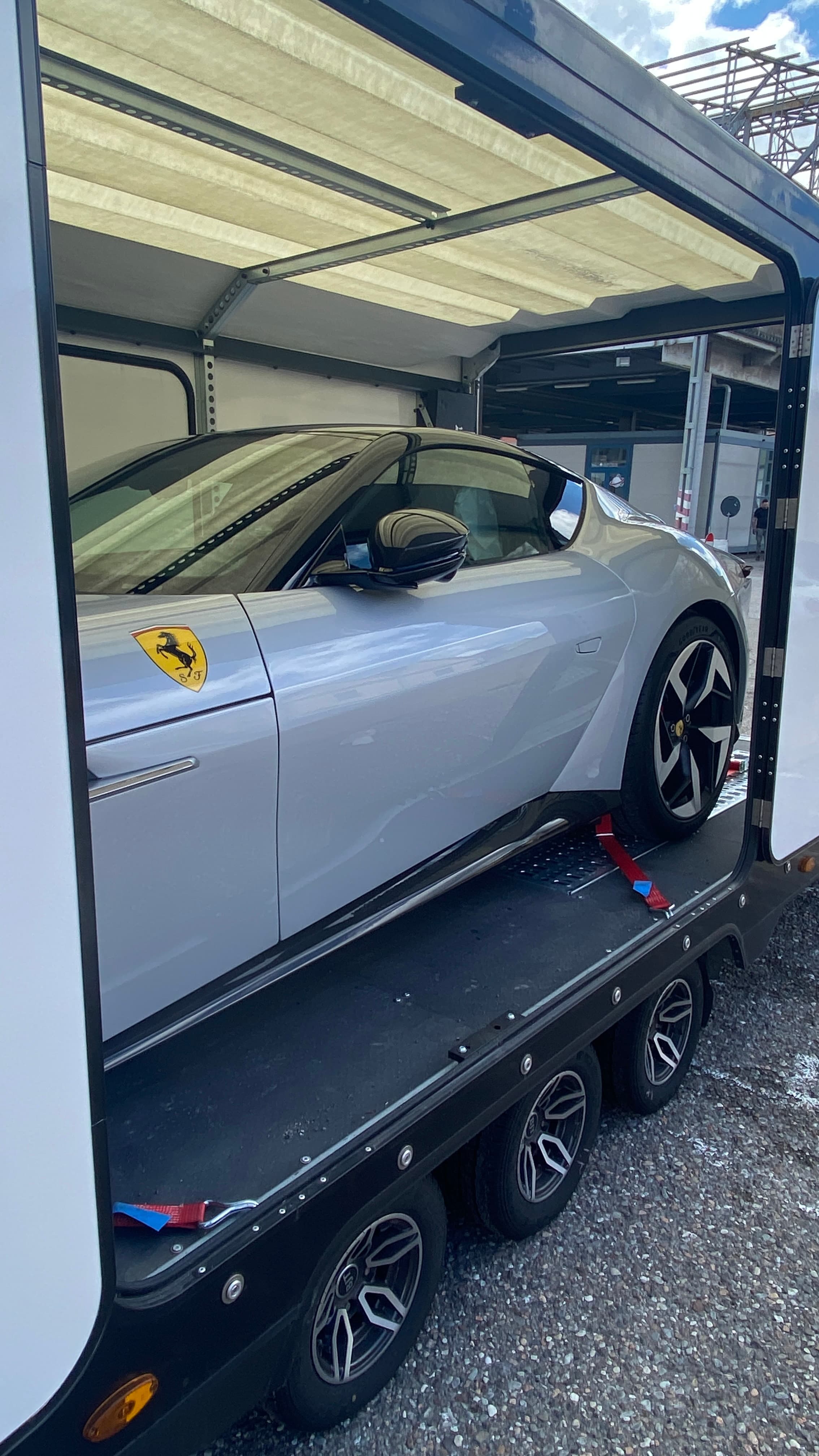 Ferrari 12Cilindri in Delta Driving trailer